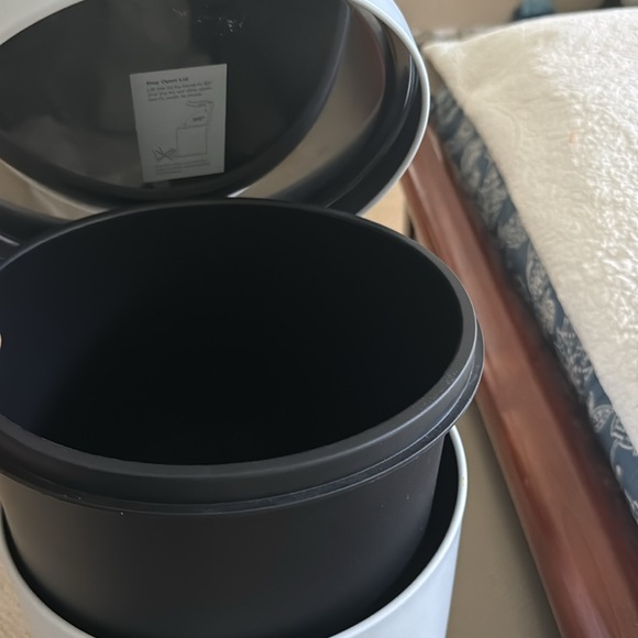 15" inch tall waste paper basket with removable insert - Picture 4 of 5